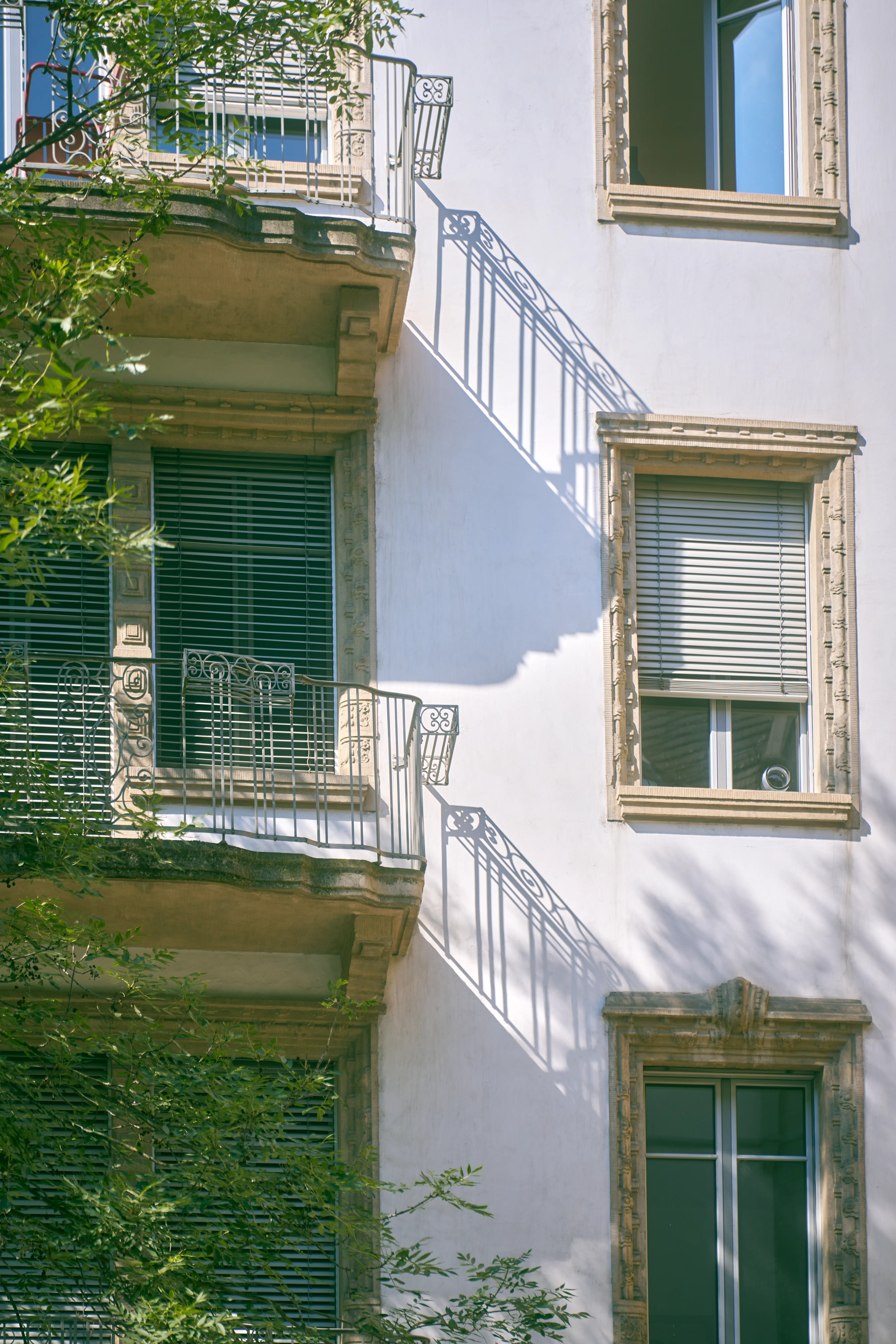 Cliënt die persoonlijke zorg ontvangt tijdens een gezondheidsbeoordeling